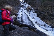12 Alle cascate ghiacciate di Valsambuzza